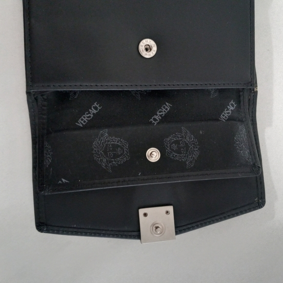 Gianni Versace Authentic Leather Unisex Tri-Fold Wallet in Black Portagfolio - Picture 6 of 12